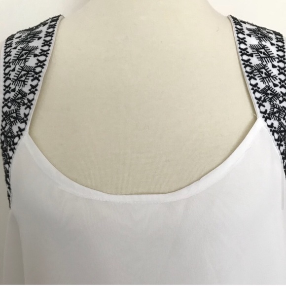 BCBGeneration Embroidered Yoke Dress - NWT - Picture 4 of 7